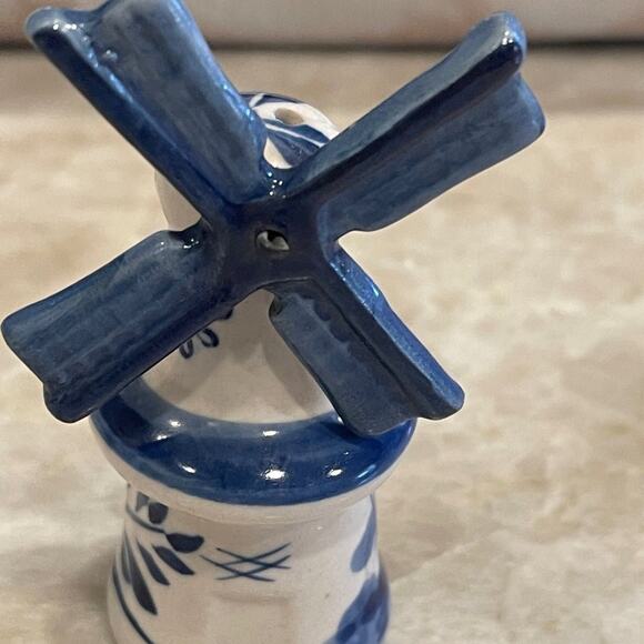 Vintage windmill delft salt shaker - Picture 4 of 10